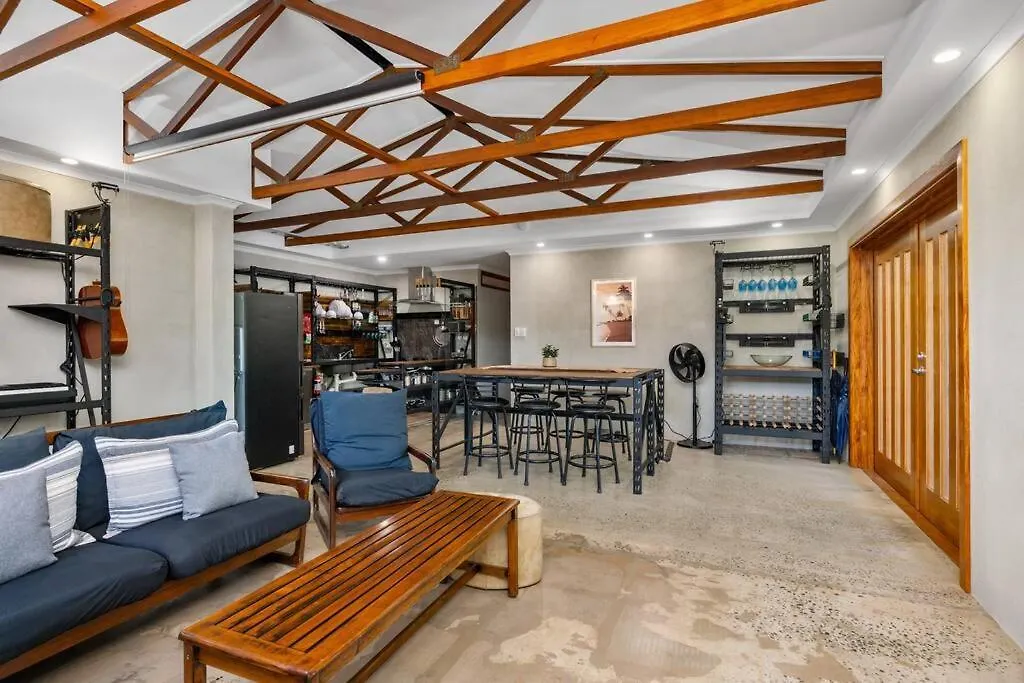 Holloways Beach Haven 4Br - Pool, 300 Mtrs To Beach Дом отдыха Holloways Beach